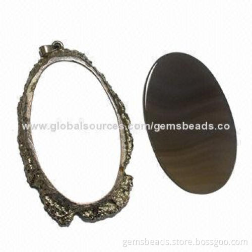 Pendant in natural agate
